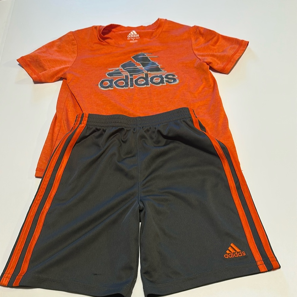 Boys adidas short/shirt set size 6
